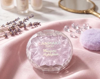 Iluminador Cremoso Japonês CANMAKE Munyutto 05 Amethyst Bloom, Brilho Perolado Roxo Claro, Maquiagem com Acabamento Orvalhado de Longa Duração
