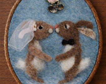 Retrato de coelho bordado em feltro personalizado, bastidor de bordado artesanal personalizado com coração para casamento.