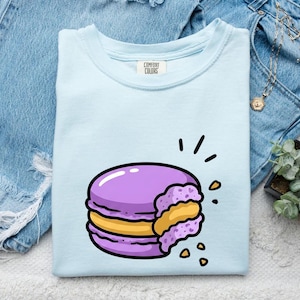 Halv Macaron-tröja, desserter, godsaker, gåva, kvinnor, grafisk tee, macaroon-t-shirt, bakverksfläkt, illustrerande t-shirt, söt design, anime, flingor-tröja
