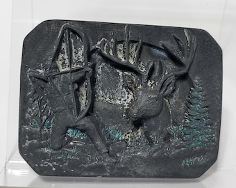 VTG 1990 Bergamot Bowhunter Deer Hunting Belt Buckle Made in USA Pewter Tone *