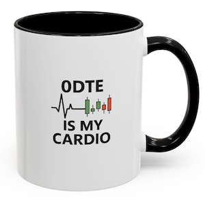 Puede incluir: Taza de cerámica blanca con interior y asa negros. La taza presenta el texto "ODTE IS MY CARDIO" en negro, junto con una línea de latidos y gráficos de velas verdes y rojas.
