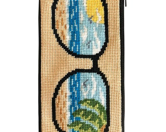 Kits de estuches para gafas Stitch & Zip Needlepoint en una variedad de diseños: Playa y Verano II