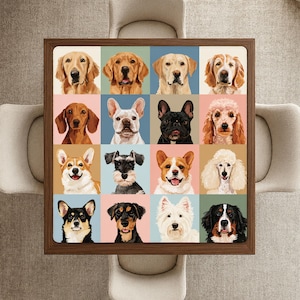 Könnte beinhalten: Ein quadratisches Wandbild mit einem Raster aus sechzehn einzelnen Hundeporträts. Jeder Hund ist vor einem einfarbigen Pastellhintergrund dargestellt und zeigt verschiedene Rassen wie Golden Retriever, Pudel und Bulldoggen in einem Rahmen.