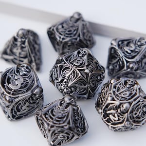 Skull Hollow Metal Set: Dungeons&Dragons Role Playing Game, 7-Piece Set