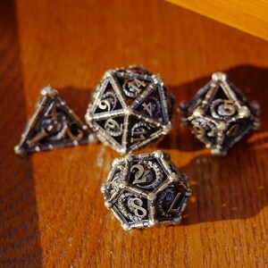 Metal Half Moon Dice Set, Hollow DND RPG Dice, Exquisite Frame Design