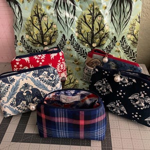 Amazing Vintage Patriotic Fabric Truly scrapbusters!  Mixit up Stash/Sash bags!  DAR, 1812, DAC, Sash bag, cords, great for all your needs.