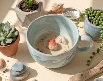 Handgemachte Ocean Wave Tasse | 3D Fisch und Muschel Überraschung im Inneren, Keramikkaffeetasse
