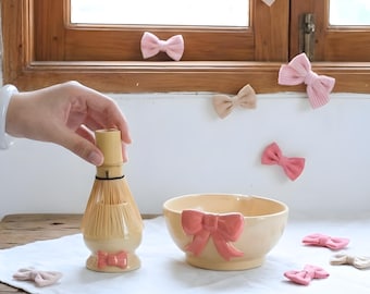 Handgefertigte Keramik Matcha Schalen Set, rosa Schleife, Cottagecore Küche Dekor