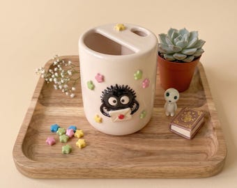 Gobelet isotherme en céramique, mug fait main Soot Sprite Matcha et Café avec couvercle à bec