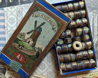 One 1900s Fil Au Petit Moulin French Thread Spool