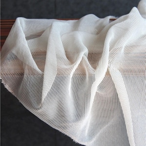 3D-randigt nättyg - Arkitektonisk transparent textil för avantgardistiskt mode