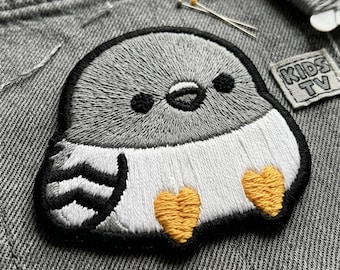 Cute Round Bird Embroidered Patch, Kawaii Pigeon Heart Feet Iron On Badge, Chubby Sparrow Applique, Bird Lover Gift, Aesthetic Denim Decor