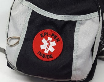 Parche termoadhesivo de alerta médica "Epi-Pen Inside" rojo y blanco para concientización sobre alergias alimentarias de Alert Wear