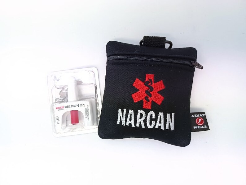 Étui Narcan noir avec broderie Medical Alert, étui Alert Wear, naloxone, par Alert Wear image 1