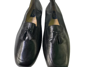 Mocasines Selby Lorenza de piel negra con borlas, estilo vintage, hechos en Brasil, talla 7.5 M para mujer.