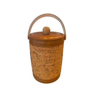 Balde de gelo de cortiça MCM, utensílio de bar vintage com tampa e alça, estilo retrô natural.