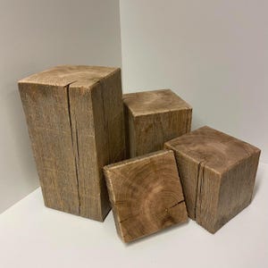 Blocco di rovere anticato fatto a mano, 15 x 15 cm, ideale come piedistallo, rialzo, espositore o per progetti fai da te (altezze personalizzabili).