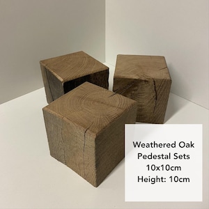 10 x 10 x 10 cm set handgemaakte sokkels van verweerd eikenhout: 10 cm hoge staander van natuurlijk massief hout, displaystandaard of doe-het-zelf