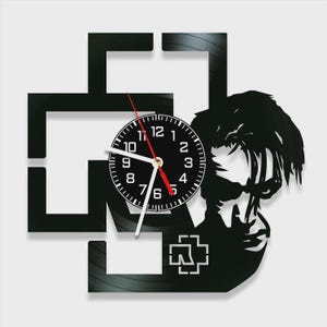 Handgefertigte Wanduhr aus einer RAMMSTEIN 3 33-rpm-LP