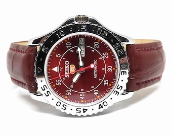 Reloj automático vintage Seiko 5 para hombre, esfera roja, correa de piel.