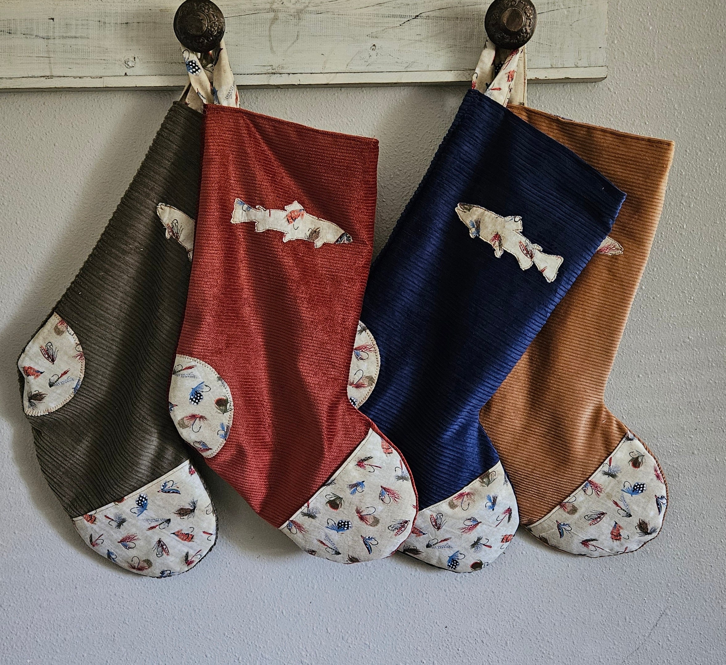 BYT Collections Weihnachtsstrumpf Aus Jute – Fisch-Motiv, Handgefertigt | 40,6 X 20,3 Cm | Naturlook