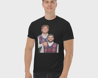 Cam Skattebo y Jaxson Dart, hermanastros, aficionados al fútbol de Nueva York, PNG