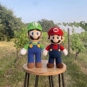 Patrón de amigurumi de Mario Bros en PDF – Lindos Mario Bros – Ideal para principiantes – Juguete de fantasía – Descarga instantánea | PDF en inglés y francés