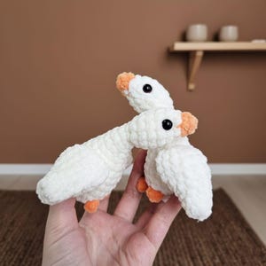 Virkmönster för minigås • Amigurumi-ankunge i PDF-format • Enkel handledning för plyschleksaker för nybörjare