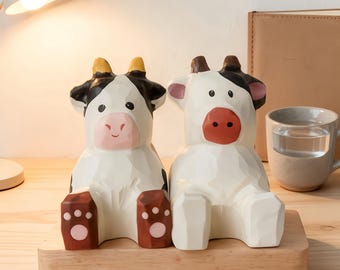 Creative Cow Wooden Phone Stand – Solid Wood Desktop Holder, Home Office Desk Decor, Ideal Practical Office Gift for All