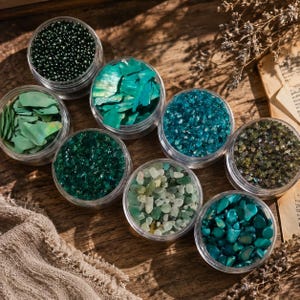 Fairyland Bamboo Forest Deep Green Shell Flakes Krossad Sten Hantverksset, Junk Journal DIY & Nail Art Inlay Material, Kristall DIY Material