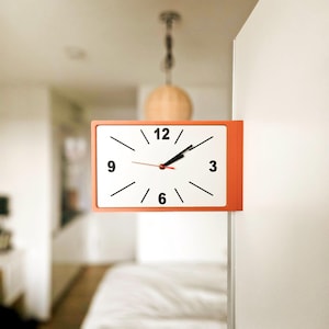 Doppelseitige Wanduhr Eckig - Double Sided Clock, Lautlose Bahnhofsuhr Modern -  Loft Stil Minimalistisches Design individuelle Farbe Eckuhr