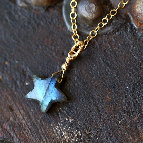 Tiny Star Shaped Labradorite Necklace, Star Necklace, Star Labradorite Necklace Gold or Silver