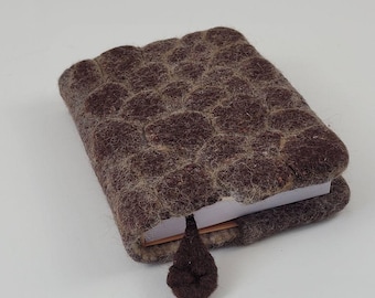 名入れフェルトノートカバー、手作りウールジャーナルカバー、カスタムネームノートスリーブ、フェルトブックカバー、ユニークなギフト