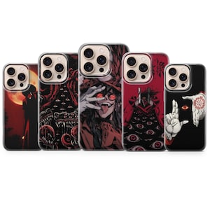 Puede incluir: Cinco fundas para smartphone con ilustraciones oscuras inspiradas en el anime en tonos rojo, negro y blanco. Los diseños incluyen una silueta frente a una luna, criaturas monstruosas con muchos ojos, un personaje sonriente y manos.