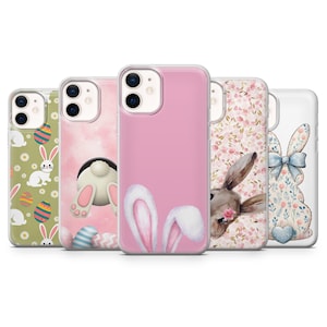 Puede incluir: Una colección de cinco fundas para teléfono con diseños de Pascua. Las fundas presentan imágenes de conejos, huevos de Pascua y estampados florales en colores pastel. Las fundas están diseñadas para un teléfono inteligente.