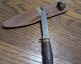 Vintage Kabar Jaktkniv med Slida - Campingkniv - Fiske - Boy Scouts - 1950-1960-talet 20 cm total knivlängd