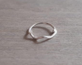Anello al naso in argento sterling martellato, cerchio sottile, argento riciclato