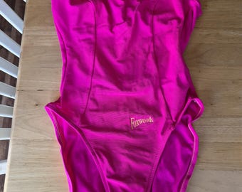 HTF Rose Marie Reid Hot Pink, Scalloped Neckline, Tummy Control Swimsuit. FOXWOODS Resort Casino line. Made in USA