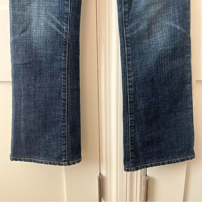 Seven7 Y2K Vaqueros acampanados clásicos de tiro bajo con lavado medio, talla 26 imagen 7