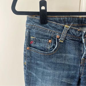 Seven7 Y2K Vaqueros acampanados clásicos de tiro bajo con lavado medio, talla 26 imagen 3