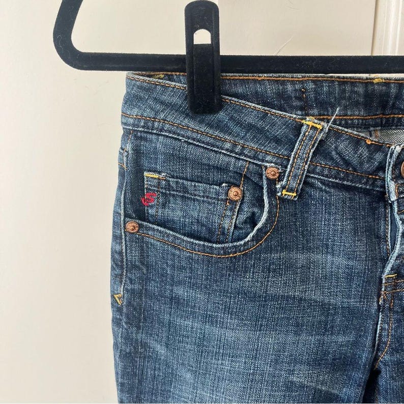 Seven7 Y2K Vaqueros acampanados clásicos de tiro bajo con lavado medio, talla 26 imagen 3