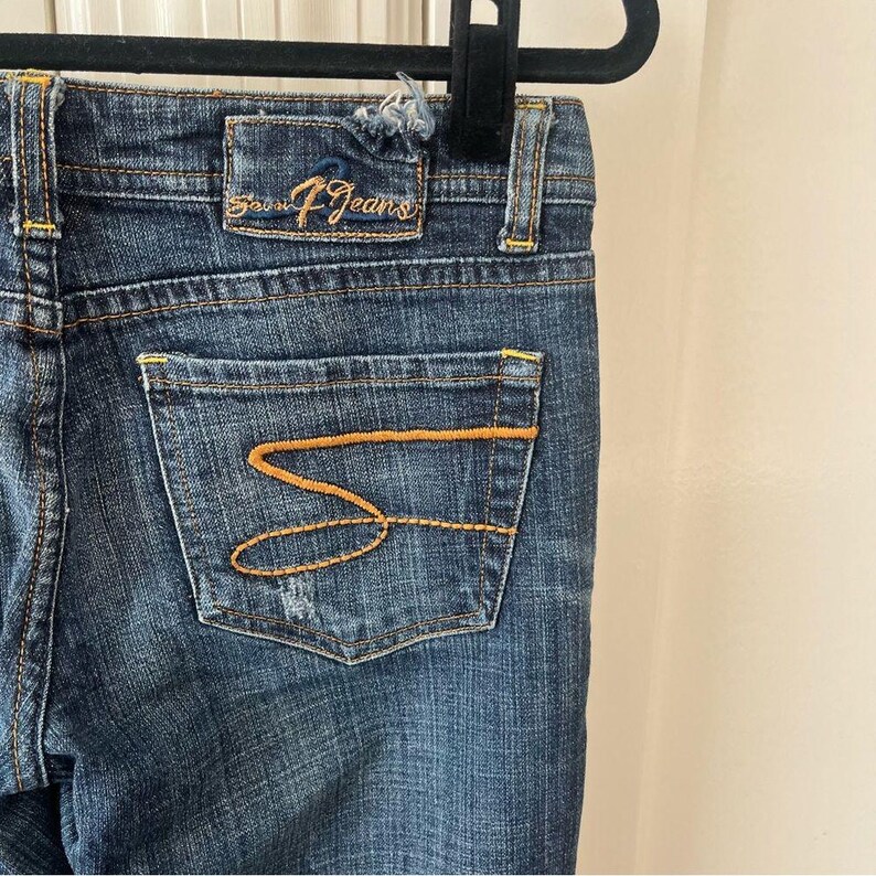 Seven7 Y2K Vaqueros acampanados clásicos de tiro bajo con lavado medio, talla 26 imagen 10