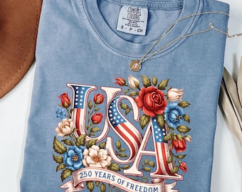 Camiseta Comfort Colors® USA con estampado floral, camiseta de 250 años de libertad, camiseta del Día de la Independencia, camiseta patriótica para mujer, camiseta del 4 de julio.