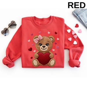 Bear Valentine Sweatshirt, Heart Bear Shirt, Cute Bear Hoodie, Valentines Day Gift, Happy Valentine Sweater, Faux Yarn Crochet, DTF printing zdjęcie 3