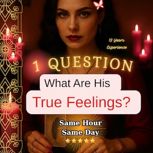 Op de afbeelding: Een afbeelding met een vrouw met donker haar en rode lippenstift, omringd door kaarsen en tarotkaarten. Tekstoverlay luidt "1 QUESTION What Are His True Feelings?" en "Same Hour Same Day". De afbeelding heeft een mystiek thema.