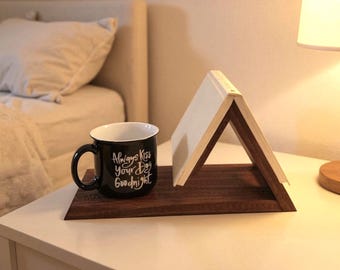Soporte para libros de madera hecho a mano con espacio para taza / sujetapáginas / organizador de libros