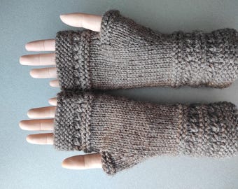 Guantes marrones sin dedos, accesorio tejido a mano, regalo para ella.