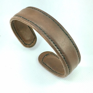 Hand Painted Keyhole Medallion Leather Demi Cuff