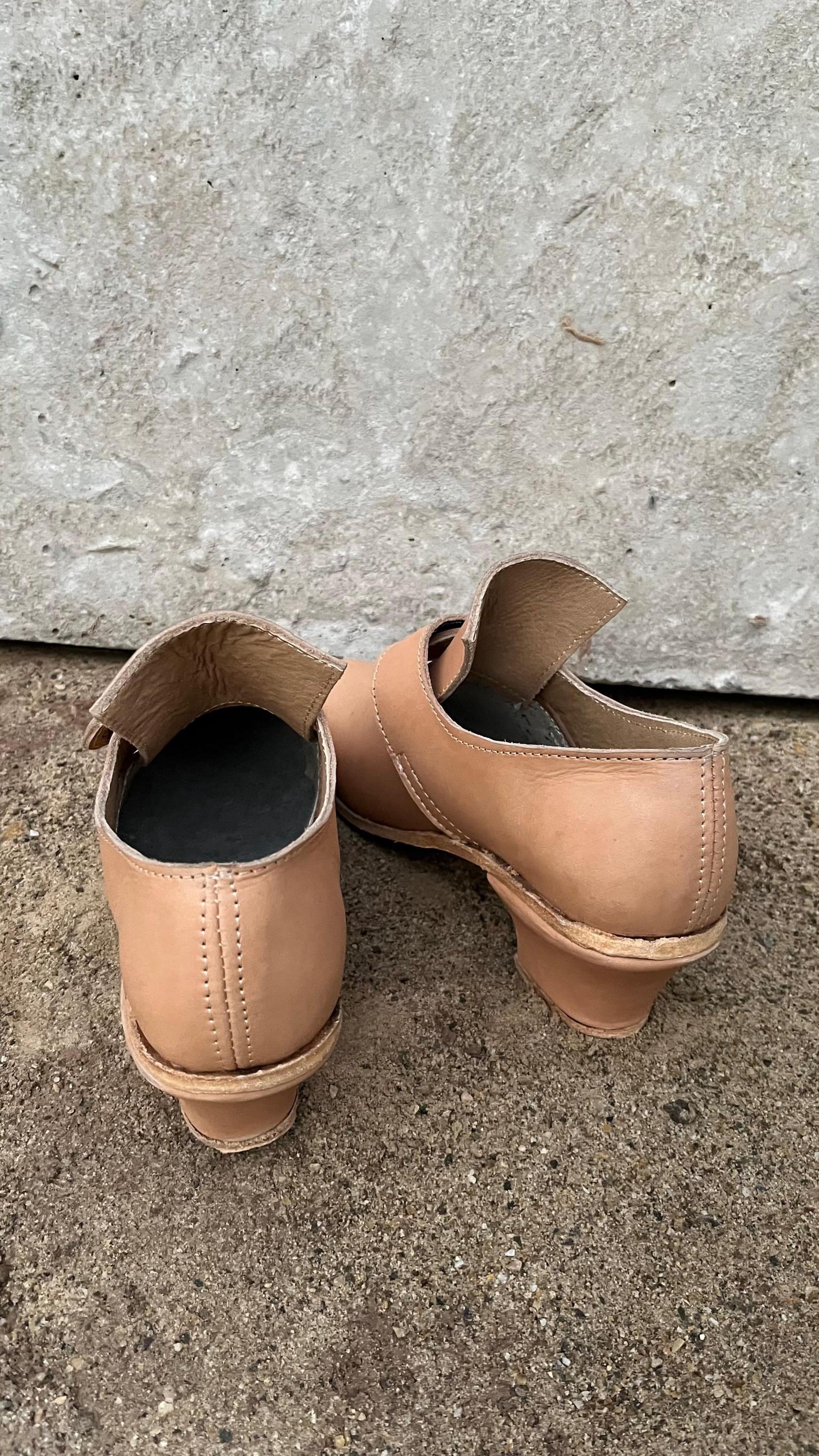 Traditional Ruler Shoes Handmade Colonial Leather Shoes – 18th Century Historical Reenactment ...