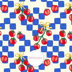 Pode incluir: Um padrão repetitivo de tomates vermelhos em caules verdes amarrados com laços amarelos, intercalados com quadrados azuis sobre um fundo creme. O design tem uma estética desenhada à mão, com uma vibração lúdica e alegre. O logotipo do estúdio PatternJoy está no centro.